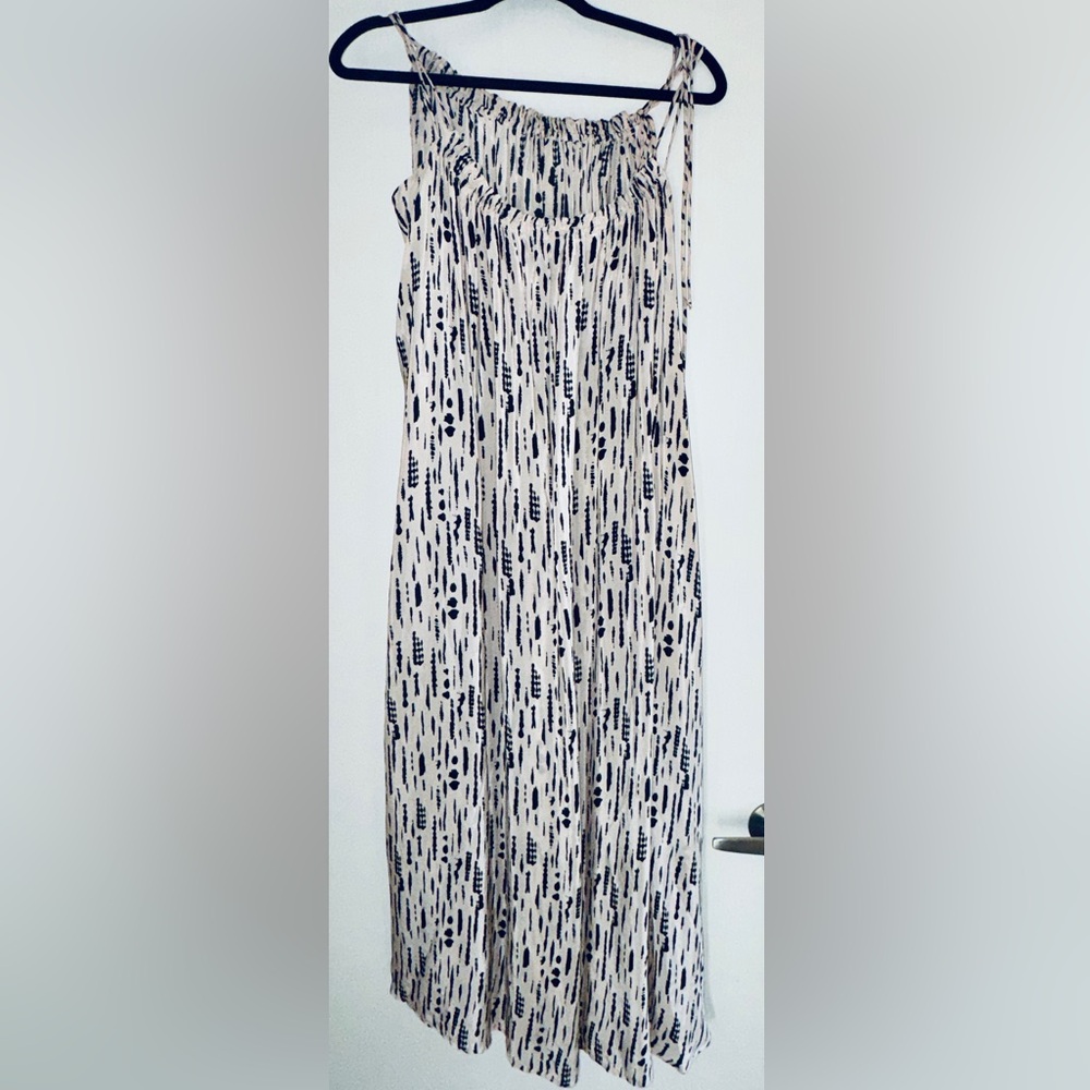 Chic Black and Beige Maxi Dress from H&M